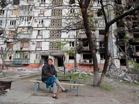 В Мариуполе осталось более 100 тысяч жителей, не менее 200 - на 