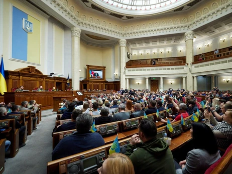 Воєнні рішення Верховної Ради: залишили «9 Травня» та посилили штрафи за матюки