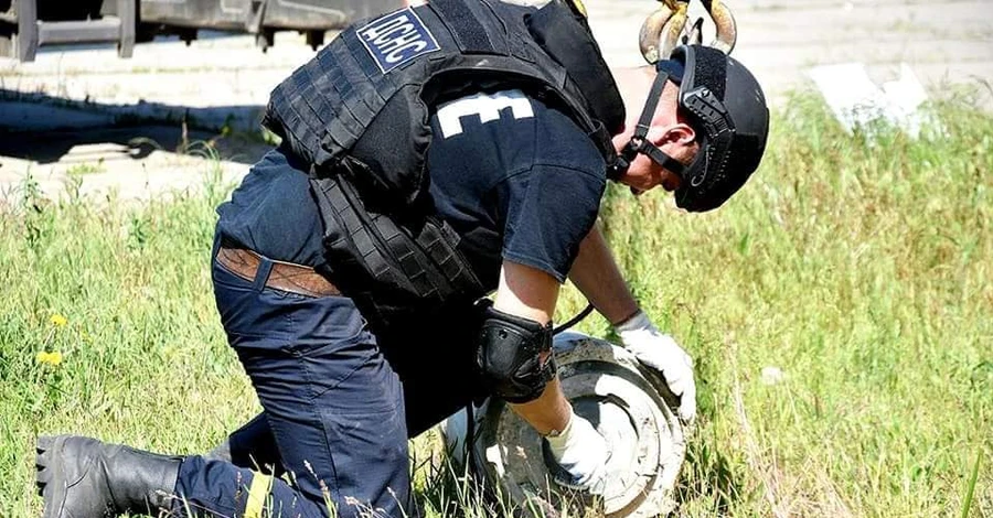 В Киеве разминирование продолжается на Виноградаре и в Пуще-Водице