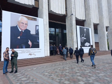 На прощання з Леонідом Кравчуком прийшли Рєзніков, Ткаченко, Кличко, Мороз