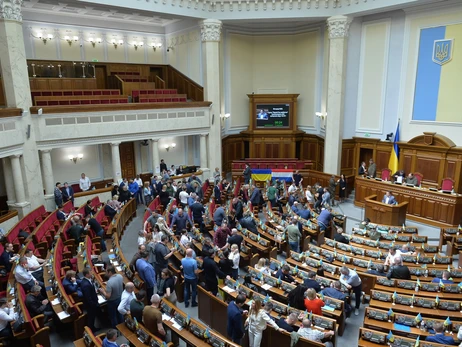 Військові ініціативи Верховної Ради: підселення військових, вилучення авто та мобілізація пенсіонерів