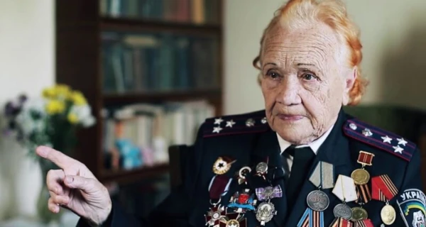 Легендарная 98-летняя разведчица снова собралась на фронт - защищать Украину