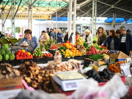 Світові ціни на продукти пішли донизу: що подешевшає в Україні