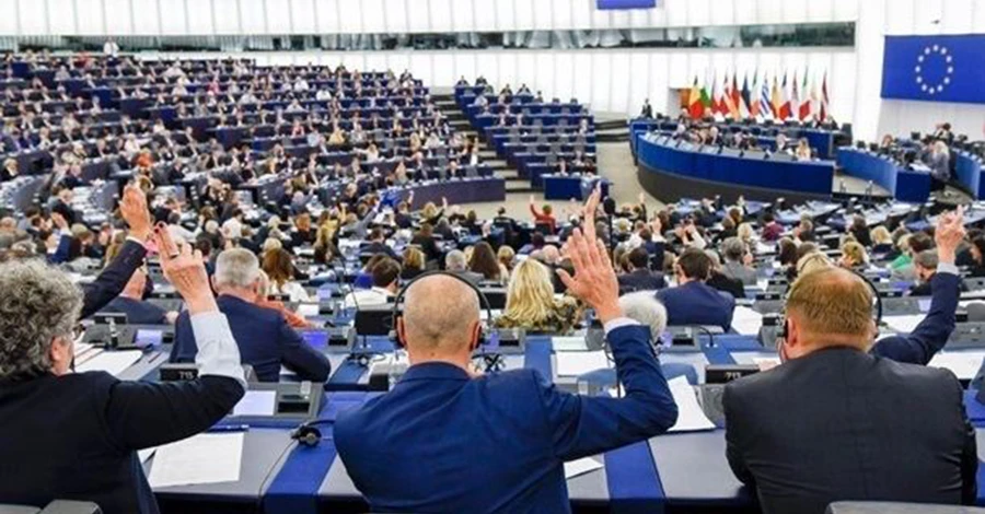 Європарламент підтримав надання Україні статусу кандидата у ЄС