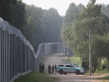 Від військових дій не врятує: Навіщо Польща відгородилася від Білорусі стіною