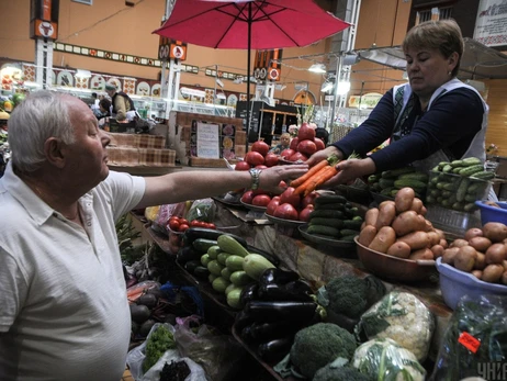 Дефіцит продуктів або зростання цін: що чекає на українців восени та взимку