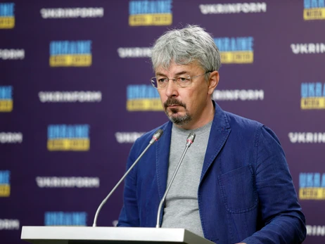 Міністр Ткаченко про вихід Ахметова з медіабізнесу: Це прецедент для України