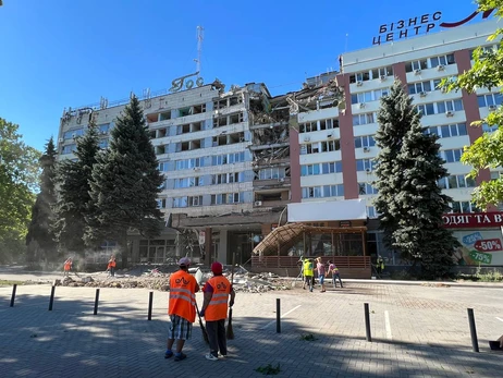 В Николаеве снова прогремели мощные взрывы, разрушена гостиница в центре