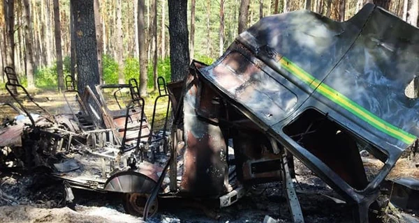 На Житомирщине автомобиль с лесниками подорвался на мине, есть погибшие