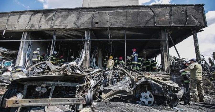 Ракетний удар по Вінниці: рятувальники завершили розбір завалів, але одну людину так і не знайшли