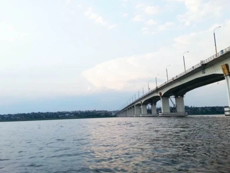 Окупанти визнали, що Антонівський міст пошкоджений та закрили його 