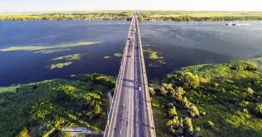 У ЗСУ розповіли перші деталі удару по Антонівському мосту