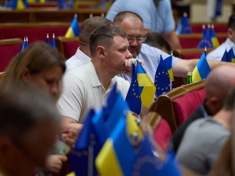 Рада запретила взимать долги за коммуналку, но временно и не у всех