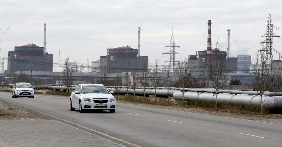 Російські окупанти евакуюють із ЗАЕС співробітників 