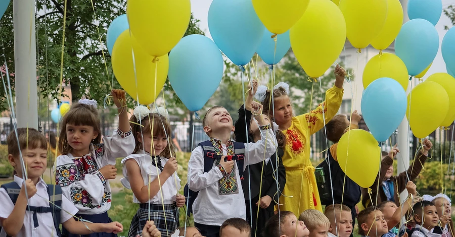 Кількість школярів цього року зменшилась на 300 тисяч