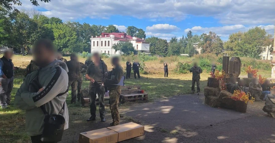 В Чернигове на выставке оружия ранены четверо детей, один из них в тяжелом состоянии