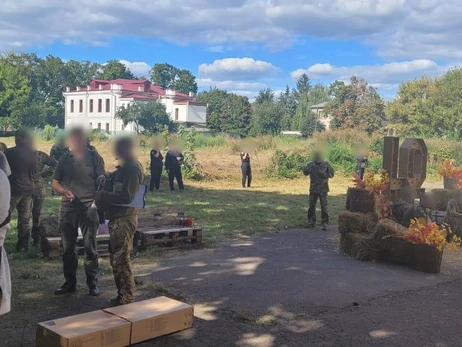 У Чернігові на виставці зброї поранились четверо дітей, один із них у тяжкому стані