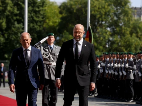 Шмигаль запропонував Шольцу направити на ЗАЕС миротворчу місію