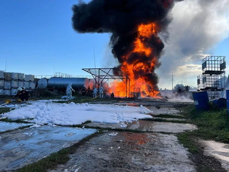 У Борисполі зайнялося підприємство і прогриміли вибухи