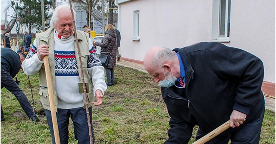 Умер писатель и редактор журнала 