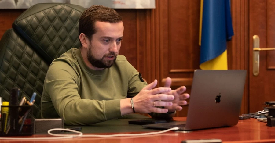 Кирило Тимошенко відмовився від службового авто через резонанс у мережі