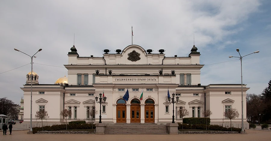 Болгарія постачатиме Україні важку зброю