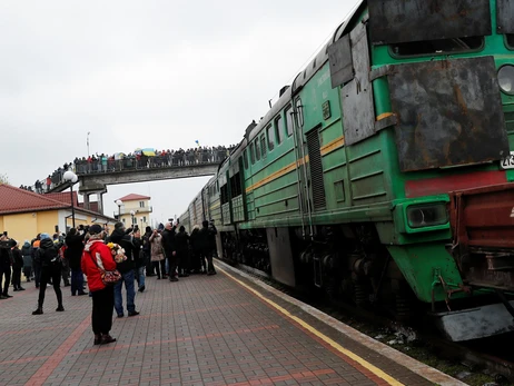  В Херсон прибыл первый с начала войны пассажирский поезд