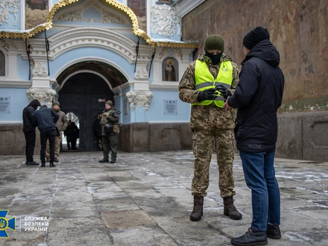 У приміщеннях УПЦ МП знайшли агітаційну літературу та дивних росіян