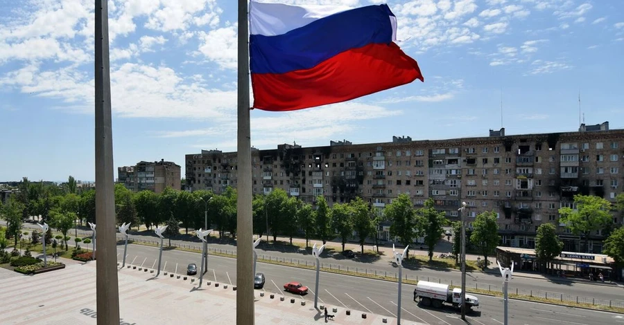 Маріупольці замерзають у розбитих квартирах та будинках, опалення немає