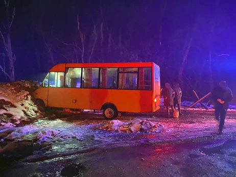 На Черниговщине маршрутка врезалась в блокпост, ранены 7 пассажиров