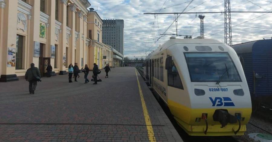 В четырех областях обесточены участки железной дороги