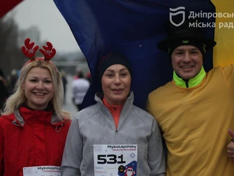 Факт. У Дніпрі під час благодійного забігу «Mykolaychiky Charity Run» збирали кошти для допомоги дітям без батьківської опіки