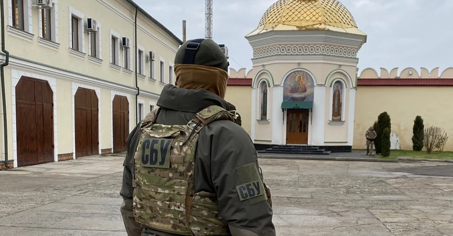 СБУ нашла в церквях УПЦ МП агитки Медведчука и склады российских оккупантов