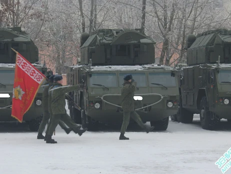 В Беларуси в очередной раз продлили военные учения возле украинских границ