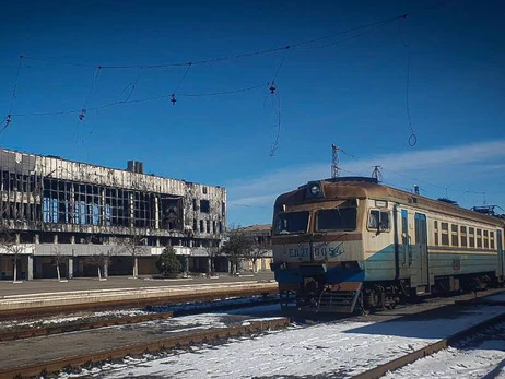 Росіяни повністю знищили залізничний вокзал у Маріуполі