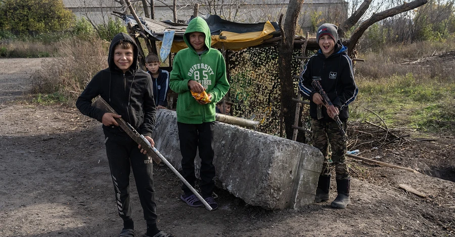 Дитячі ігри у війну: коли батькам варто насторожитись?