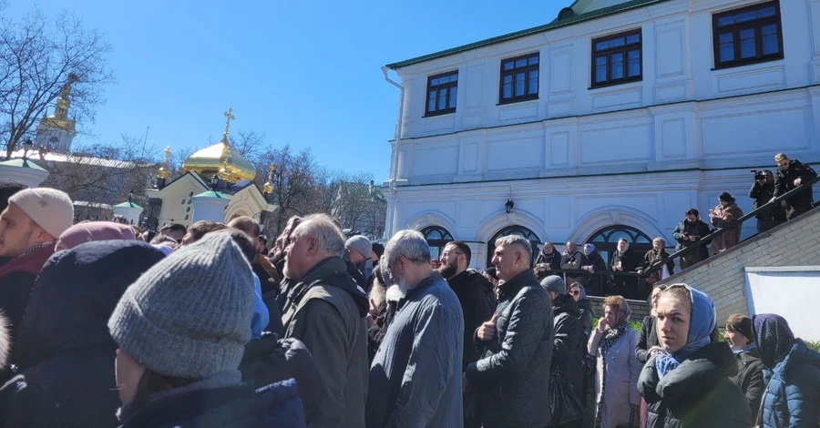 Мінкульт та журналісти звернулися до поліції через конфлікт з УПЦ МП у Лаврі, одну справу вже відкрили