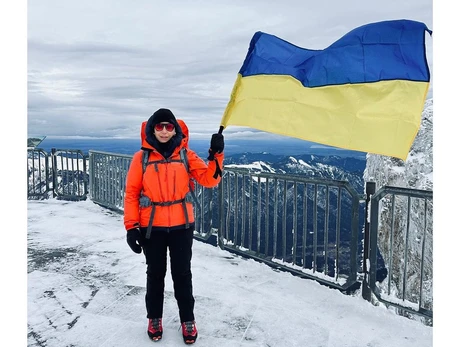 Дружина мера Дніпра вирішила підкорити Еверест: Не залишилося часу на другу спробу