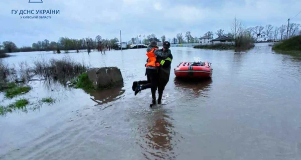 Большая вода: из Киевской и Черкасской областей начали эвакуировать людей