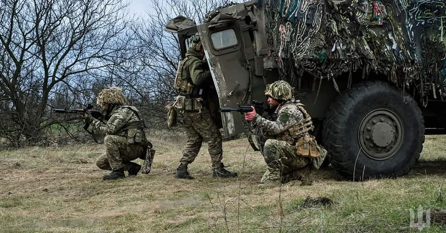 Бої за Бахмут: РФ зазнає великих втрат, але продовжує кидати на штурм злочинців