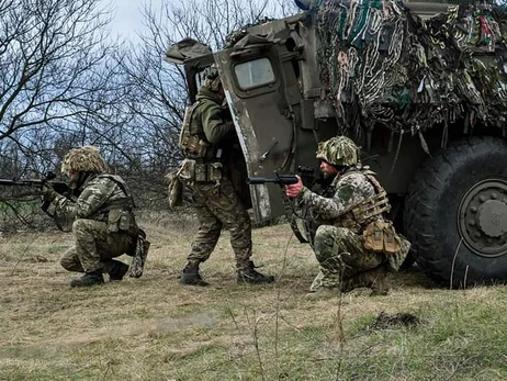 Бої за Бахмут: РФ зазнає великих втрат, але продовжує кидати на штурм злочинців