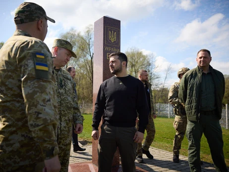 Зеленский посетил границу с Польшей и Беларусью