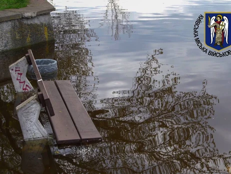 В Киеве за сутки значительно поднялся уровень воды в Днепре