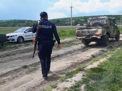 Правоохоронці під обстрілами евакуювали з Бахмута десять людей, серед них дитина