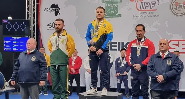 Украинский пауэрлифтер не пожал руку иранцу во время награждения на чемпионате мира