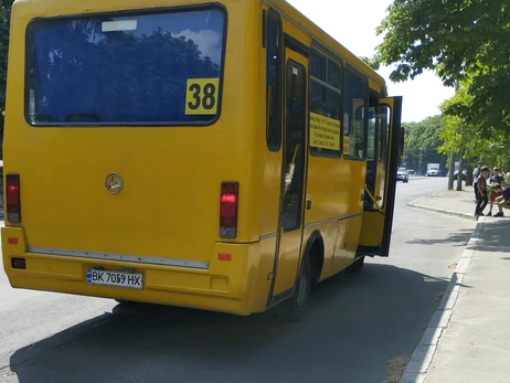 У Рівному звільнили водія маршрутки, який нахамив матері загиблого військовослужбовця