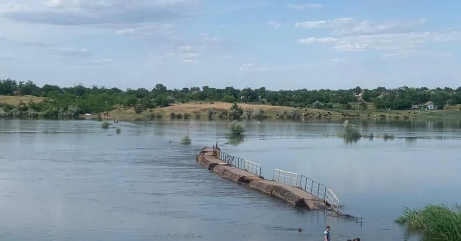 У Снігурівці на Миколаївщині під водою чотири мости, евакуйовані майже 300 людей