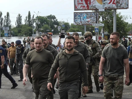 Зеленский приехал на затопленную Херсонщину