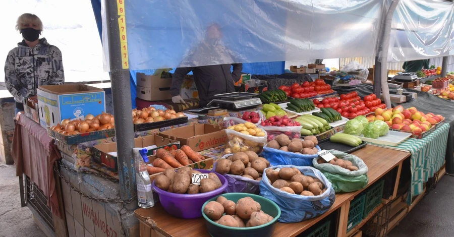 Ні кавунів, ні помідорів. Які продукти будуть у дефіциті через руйнування Каховської ГЕС