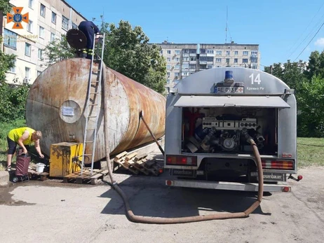 «Обезвоженный» Кривой Рог: жители привыкают чистить зубы без воды и охотиться за дождем